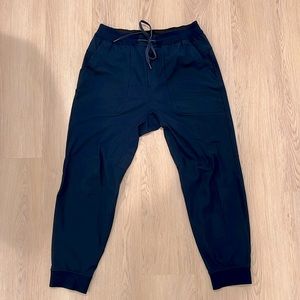 Lululemon Men’s True Navy ABC Jogger (28” Short)
